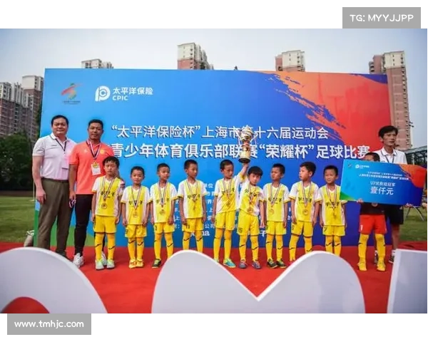 上海退休教师联赛启动 70岁击球手创下年龄最大参赛纪录 上海退休教师联赛启动 70岁击球手创下年龄最大参赛纪录